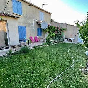 Avignon- Montfavet En Périphérique Du Centre D'avignon Wifi Avec Grand Parking Aviñón